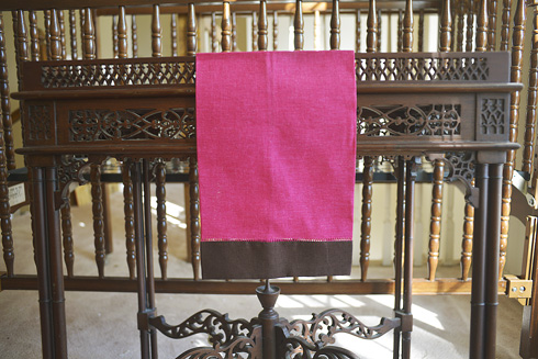 Multicolor Hemstitch Guest Towel Pink Peacock & Fudge border